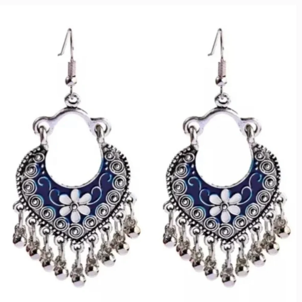 NWT Bohemian Style Navy Blue and Silver Tone Pierced Dangle Earrings!